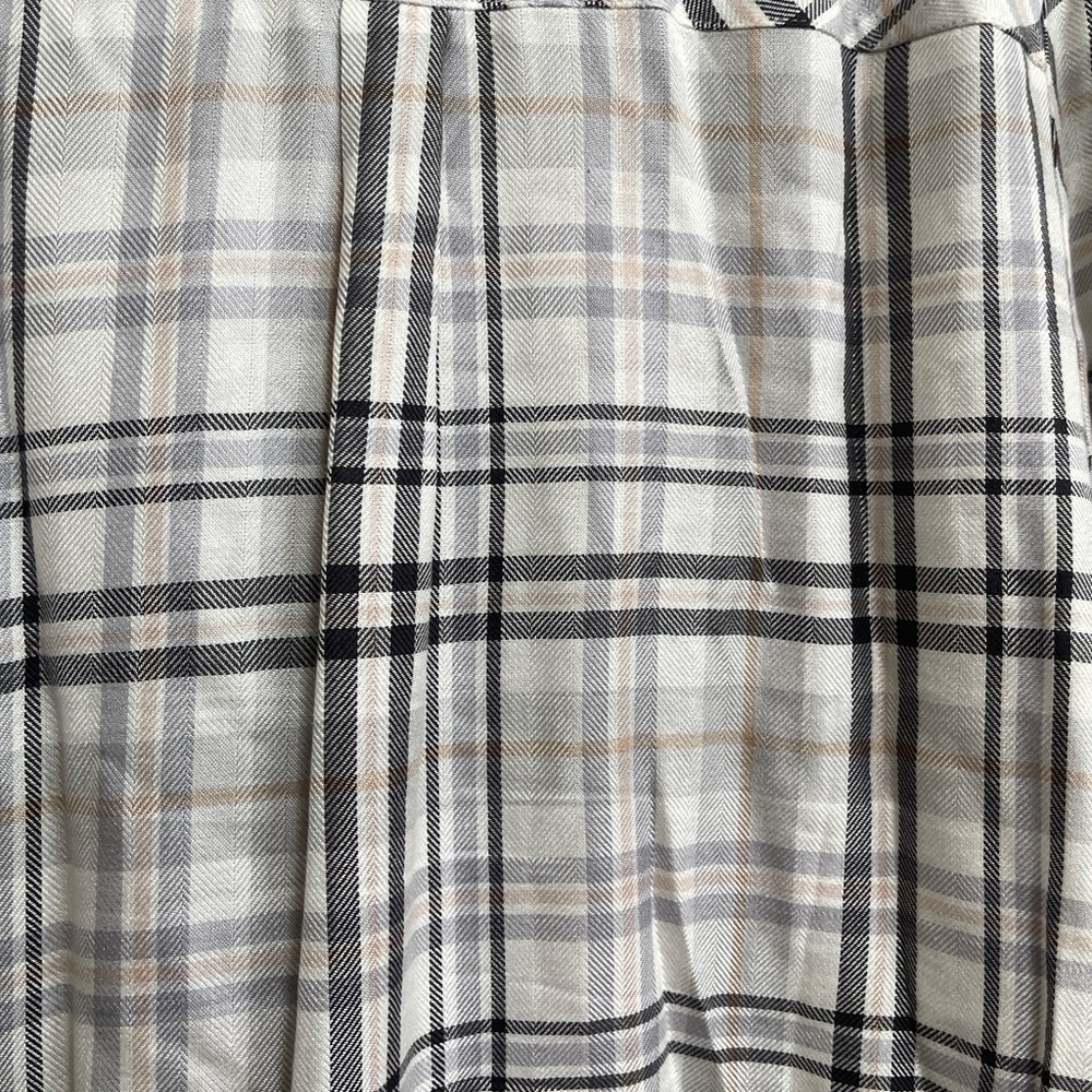 White House Black Market Women's Plaid Button Down Shirt - Black, White & Grey - Picture 5 of 5